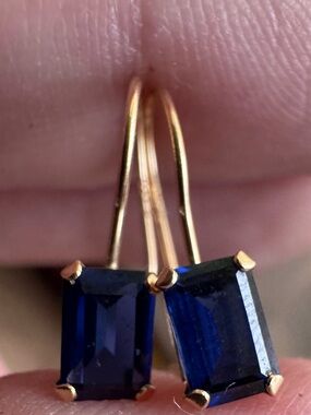 Solid 14k yellow gold genuine royal sapphire earrings